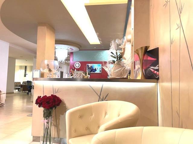 Hotel Cosmopol チェゼナーティコ エクステリア 写真