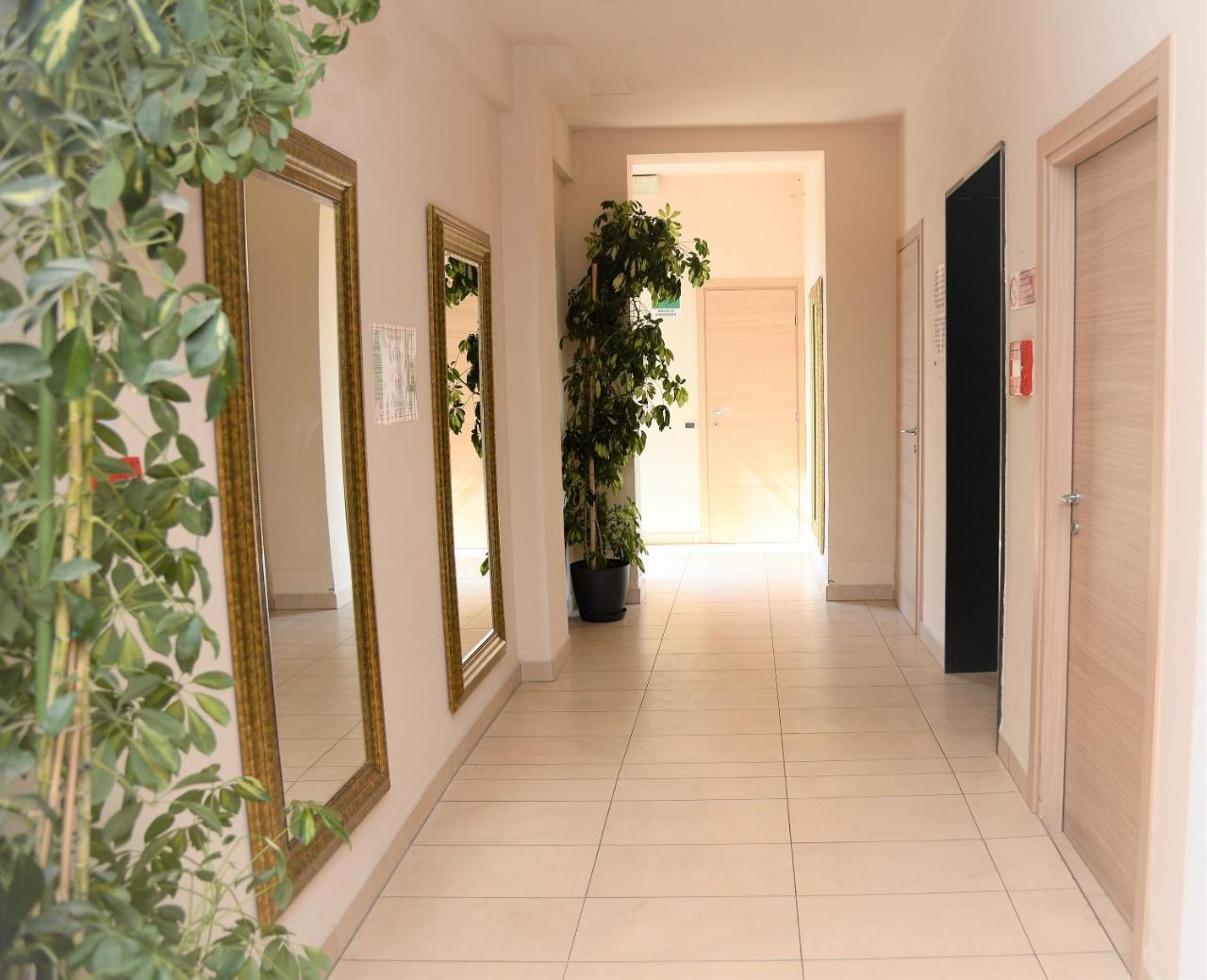 Hotel Cosmopol チェゼナーティコ エクステリア 写真