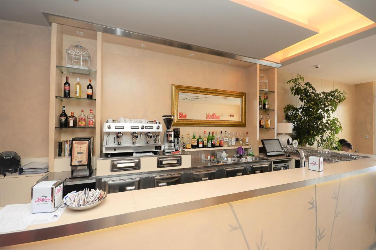 Hotel Cosmopol チェゼナーティコ エクステリア 写真